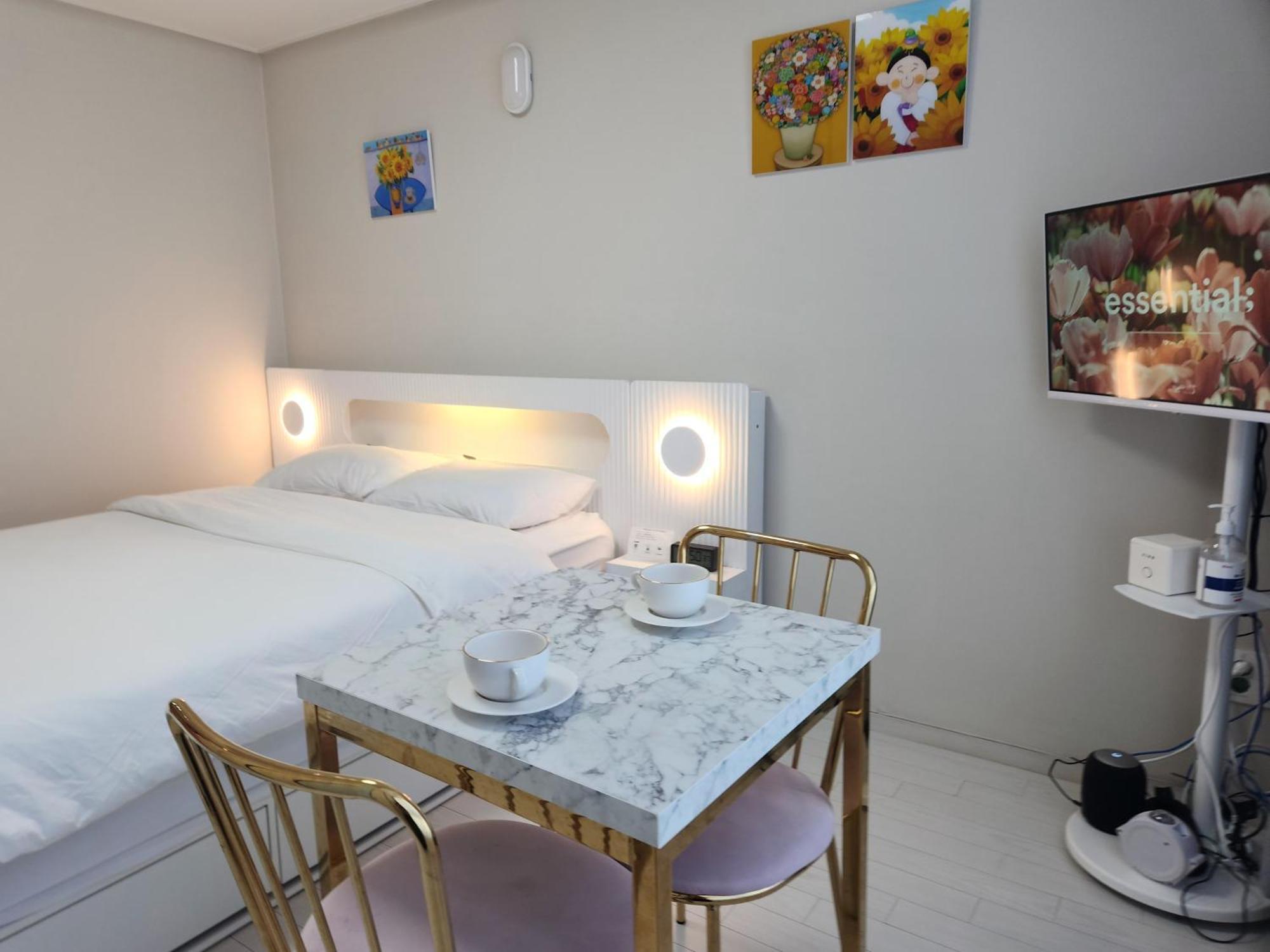 Daegu Star B&B Dsr Hotel Lily Guestroom Room photo