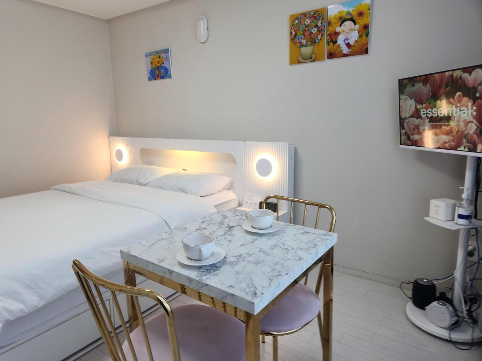 Daegu Star B&B Dsr Hotel Lily Guestroom Exterior photo